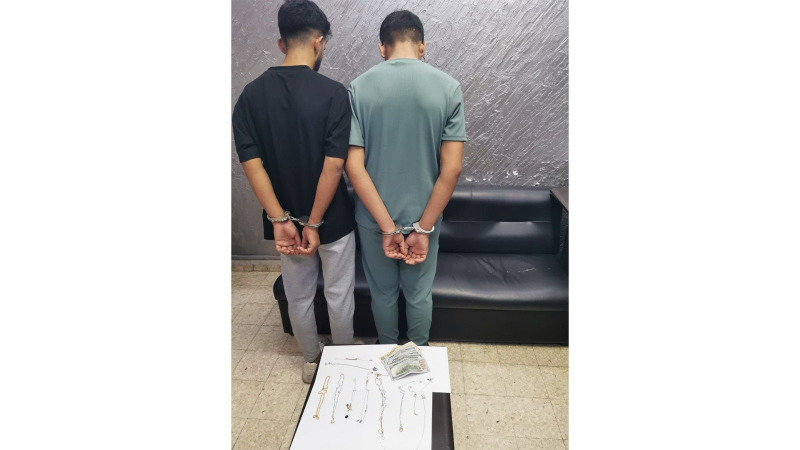 في الحازمية... توقيف قاصريْن سرقا مبلغًا ماليًّا ومجوهرات من أحد المنازل