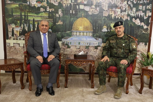 قائد قوات الأمن الوطني الفلسطيني يلتقي سفير دولة فلسطين لدى لبنان