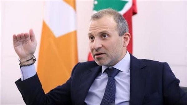 جبران باسيل يسلّم لجنة التحقيق ملف هدر بمليار دولار في الاتصالات