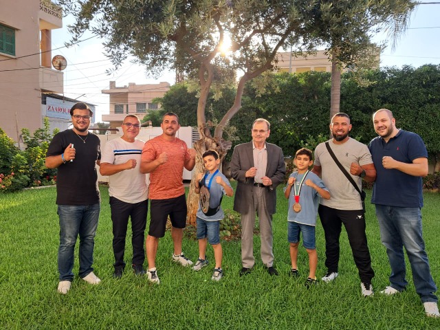 النائب البزري يهنئ البطلين آدم وأمير السن على إنجازهما في بطولة العالم للـ"MMA".. ويشيد بدور الأكاديمية والمدرب محمد الغربي