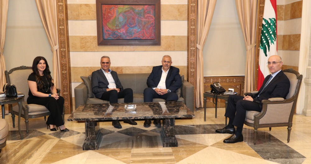 وزير الداخلية يعرض مع وفد من صندوق النقد شؤونا إصلاحية