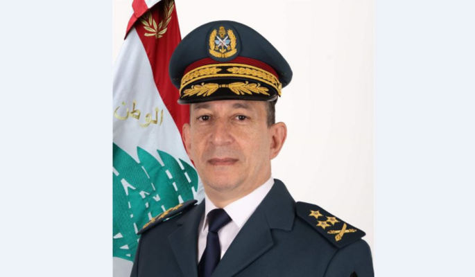 قائد الجيش يفضّل الاستقالة على سفك دماء اللبنانيين