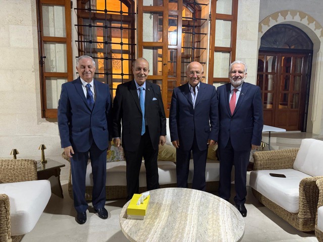 الوزير العريضي يلتقي عارف وحسين وزعيتر