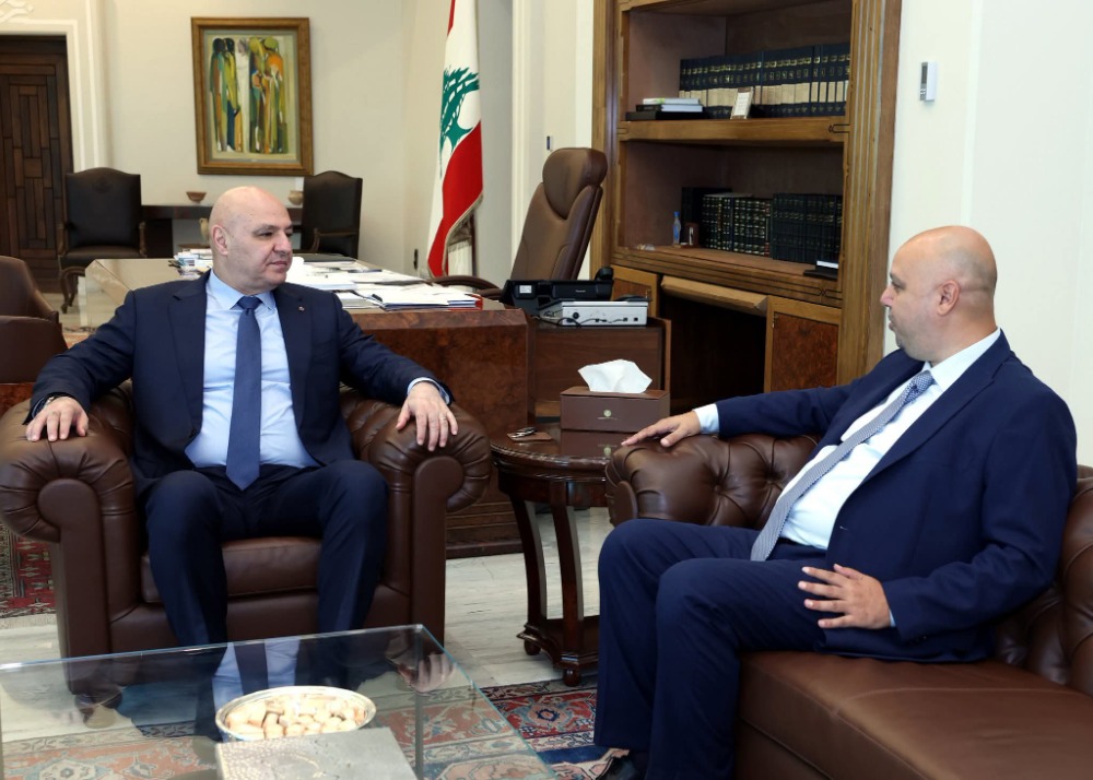 الرئيس عون يزوّد السفيرين المعيّنين في الأوروغواي وسويسرا بالتوجيهات قبل انتقالهما إلى مهامهما