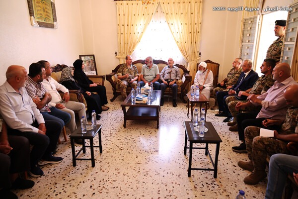العماد هيكل معزياً عائلات شهداء الجيش: سنواصل واجبنا رغم الصعوبات