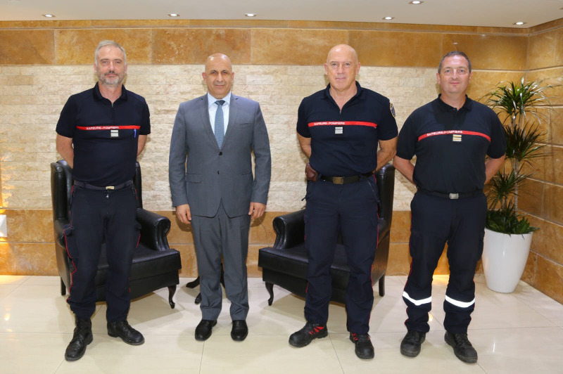 المدير العام للدفاع المدني يستقبل وفداً فرنسياً لتعزيز التعاون في إدارة الأزمات