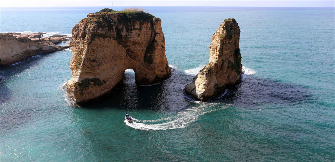 ما جديد إضاءة صخرة الروشة غدًا؟