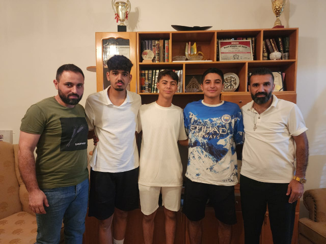 "فلسطين تجمعنا" تبارك لإبنها عمر قبلاوي