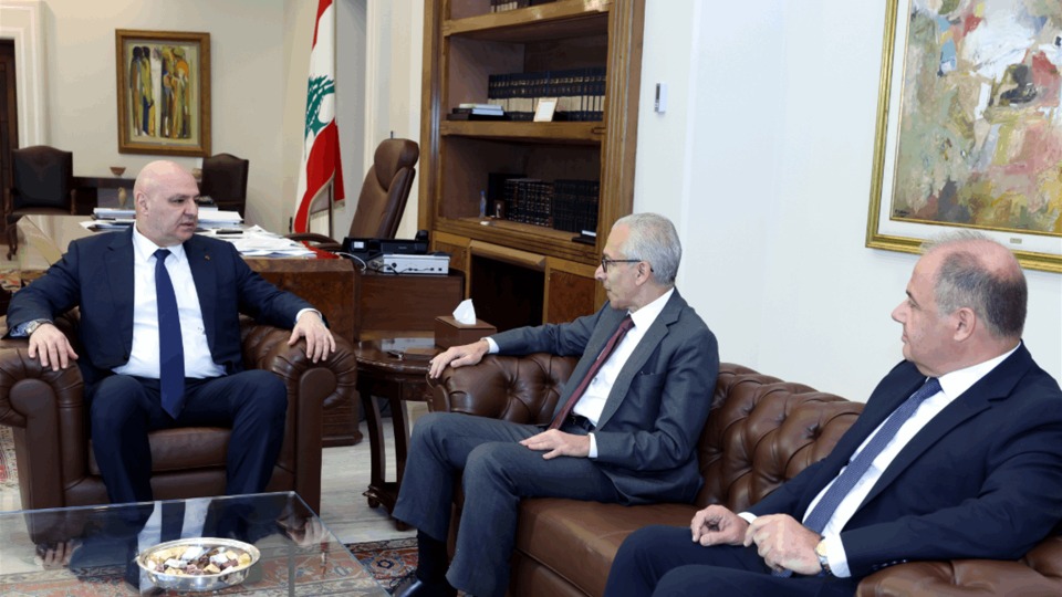 وزير الاقتصاد من بعبدا: مؤشرات إيجابية وتوقّعات بسنة اقتصادية واعدة