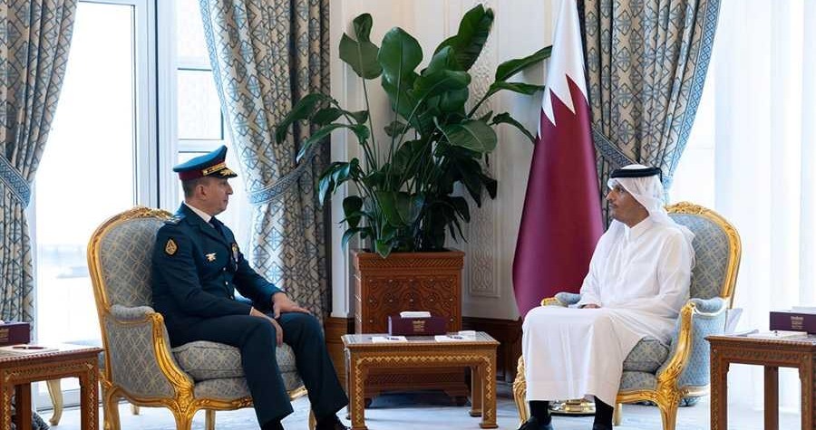 قائد الجيش العماد هيكل في قطر .. لتعزيز التعاون العسكري بين البلدين