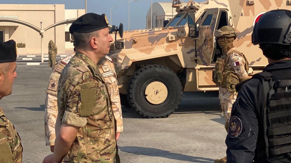 قائد الجيش العماد هيكل جال على عدد من الوحدات العسكرية القطرية