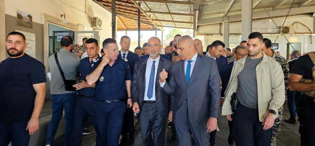 اللواء شقير تفقد ورسامني مركز أمن عام المصنع الحدودي ودار الافتاء في مجدل عنجر
