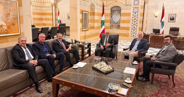 الرئيس سلام يعرض مع وفد فلسطيني أوضاع اللاجئين ومسار تسليم السلاح داخل المخيمات