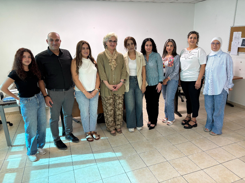 وزيرة التربية تزور مركز تقديم الشكاوى وترد على اتصالات المواطنين شخصياً