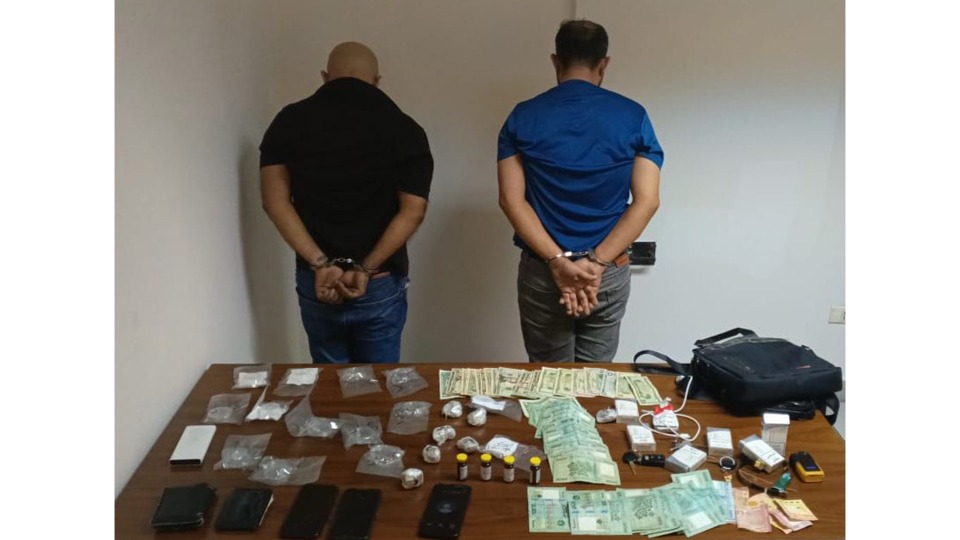 بالجرم المشهود.. "شعبة المعلومات" توقف مروِّجَي مخدِّرات...