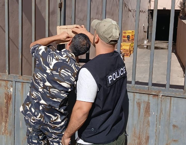 دجاج فاسد وفئران داخل مسلخ في جبل محسن!