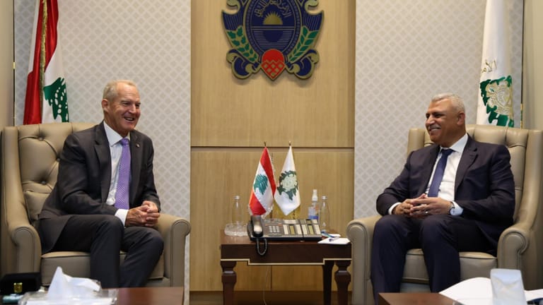 اللواء شقير يستقبل السفير الأسترالي ويبحث آفاق التعاون