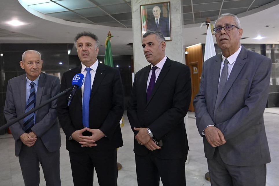 الوزير عساف يبحث مع مسؤولي التلفزيون ووكالة الأنباء الجزائرية تعزيز التعاون المشترك