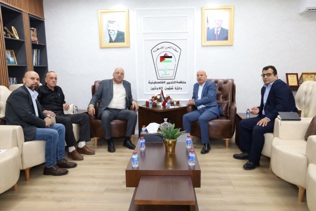 د. أبو هولي يشيد بجهود لجنة مخيم الفارعة ويؤكد أهمية المشاريع الحيوية وحماية الأونروا