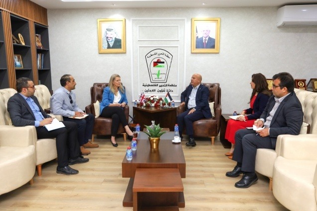 د. أبو هولي يلتقي القنصل البريطاني تحضيرًا لاجتماع اللجنة الاستشارية للأونروا وسبل دعمها