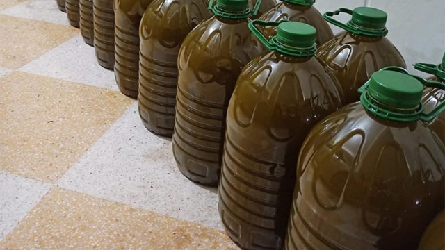 ضابطة صيدا – الجمركية تضبط زيتًا مغشوشًا