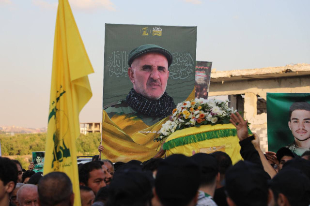 "الحزب" واهالي المنصوري  يشيّعون الشهيد المربي محمد شويخ