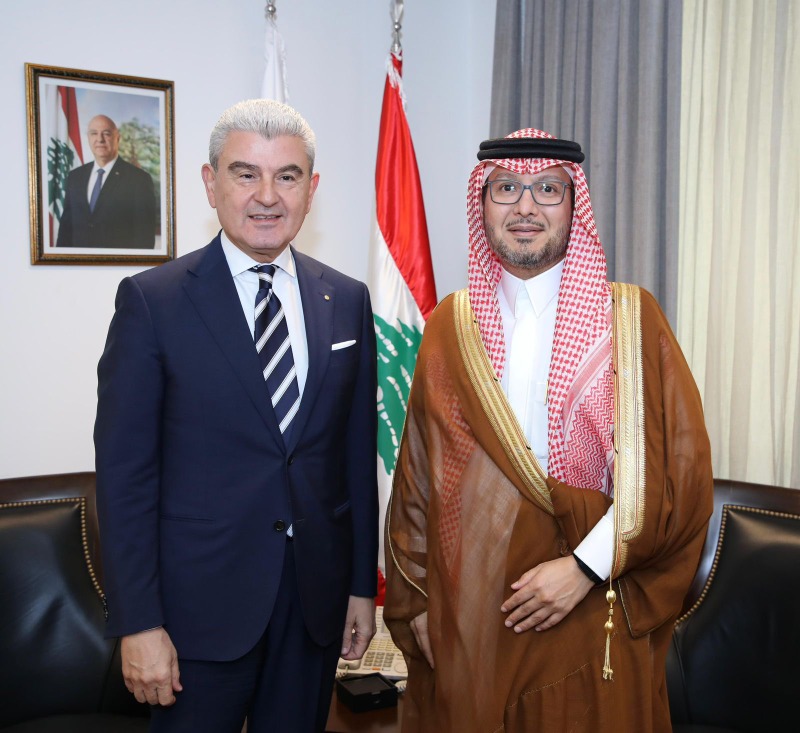السفير بخاري يناقش مع الخوري إجراءات استئناف الصادرات اللبنانية