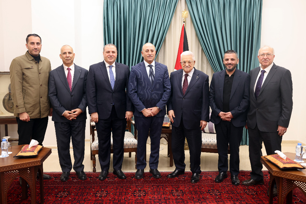 الرئيس عباس يستقبل أمين عام الهيئة الخيرية الأردنية الهاشمية
