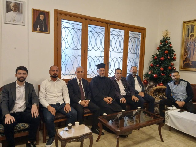 وفد من "حركة أمل" يزور رعية سيدة البشارة في زقاق البلاط