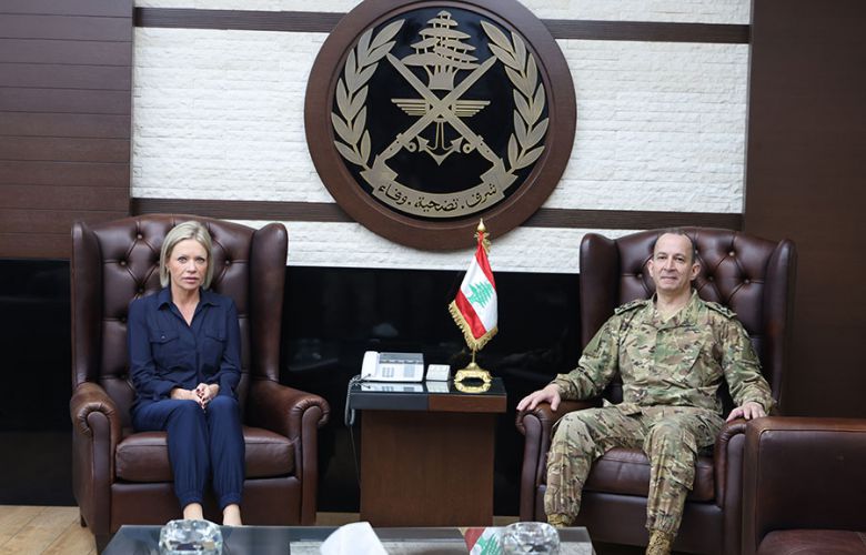 قائد الجيش يبحث الأوضاع العامة مع بلاسخارت