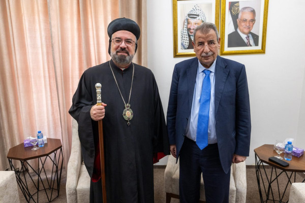 د.  خوري يستقبل مطران الكنيسة السريانية في القدس والوفد المرافق