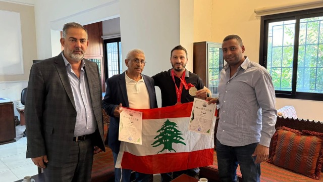 سعد يستقبل البطل الصيداوي حسني توتنجي مهنئًا بإنجازه العربي