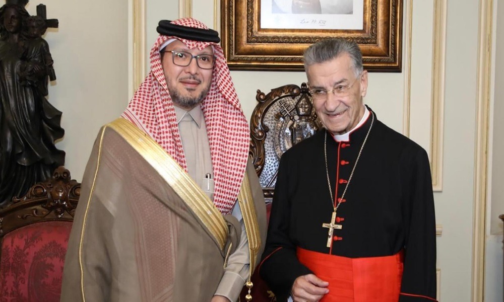 البطريرك الراعي يستقبل السفير بخاري