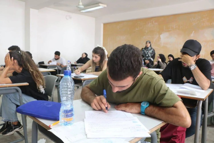 التوجيه الأكاديمي في لبنان ودور المدارس في خيارات الطلاب المستقبلية