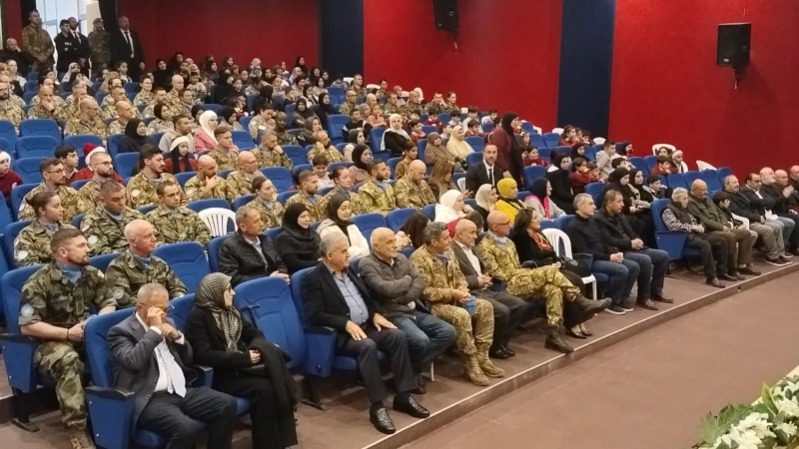 بلدية صور واليونيفيل يحتفلان بعيد الميلاد ويطلقان معرضًا حرفيًا وزراعيًا للمرأة الجنوبية