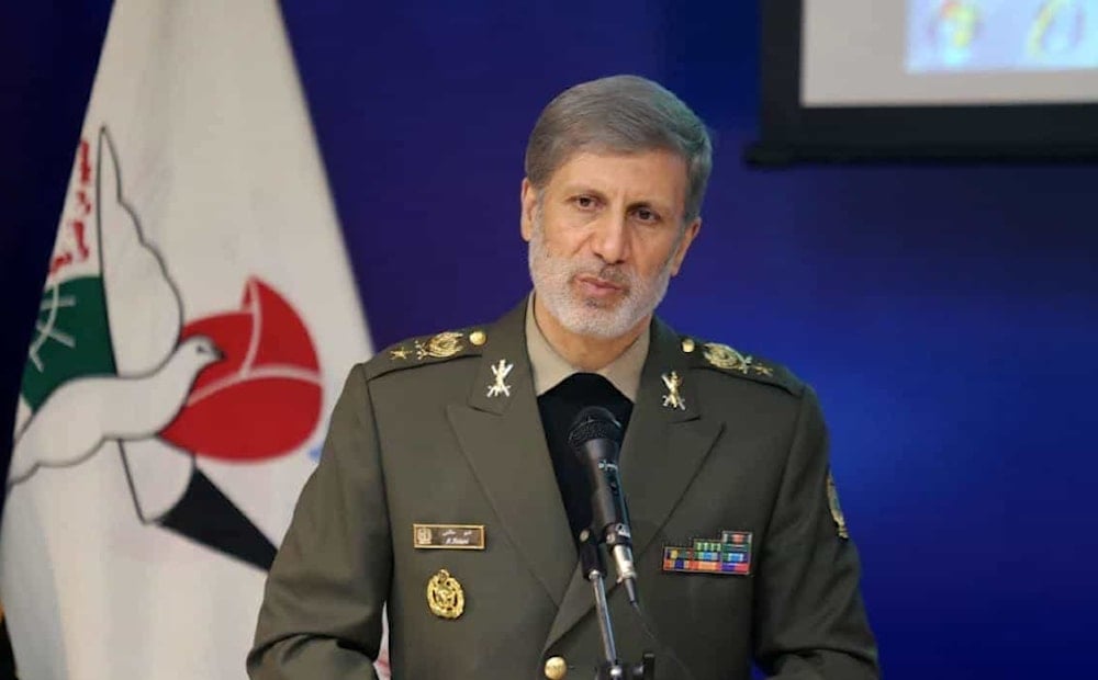 قائد الجيش الإيراني: نرصد تحركات الأعداء بدقة.. وسنرد بحزم على أي عدوان