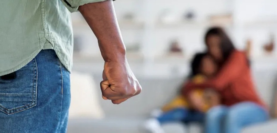 العنف الأسري يتصاعد في ظل الانهيار.. جرائم مرعبة تستدعي التحرّك