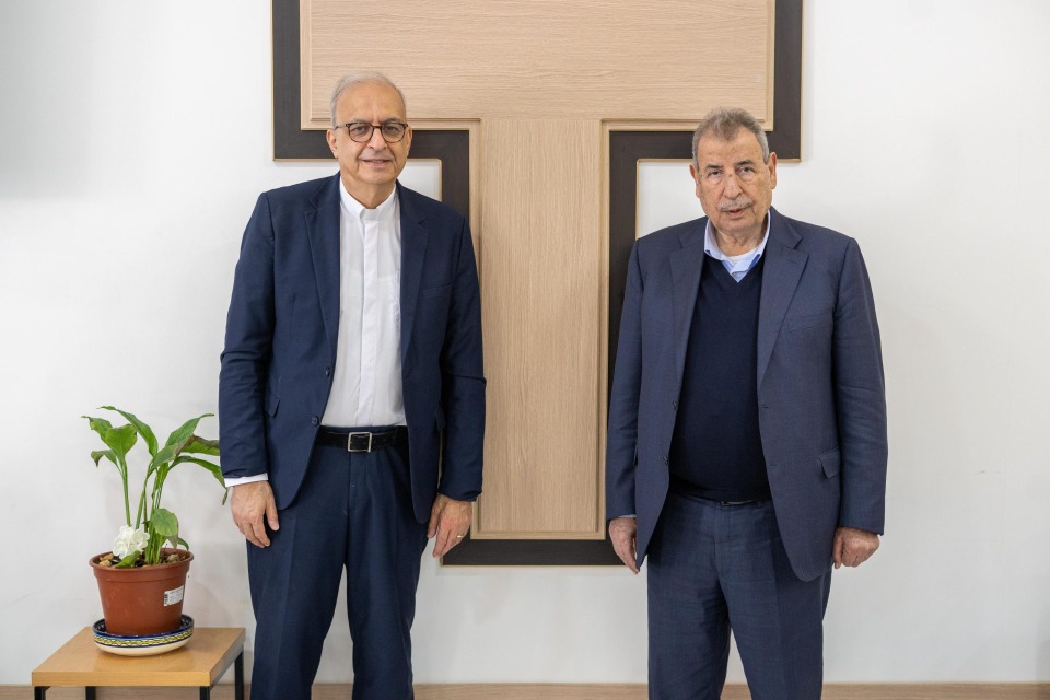 د. خوري يهنّئ القسيس بطرس منصور بتولّيه منصب أمين عام مجلس الكنائس الإنجيلية العالمي