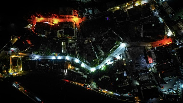 بمبادرة من عمر مرجان… إنارة طريق منطقة الفوار