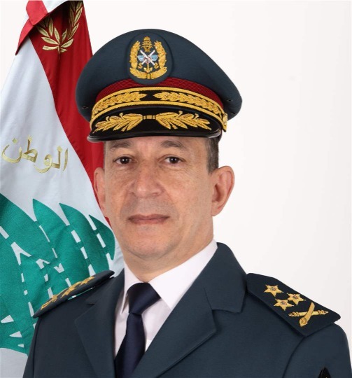 قائد الجيش يُعرب عن شكره لكل من واساه بوفاة والدة زوجته