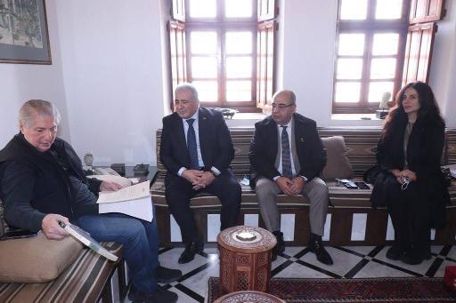 السفير الاسعد يزور الرئيس امين الجميل