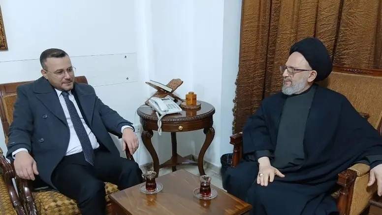العلامة فضل الله يستقبل منير الربيع: نحتاج إلى جرعات من الوحدة الوطنية