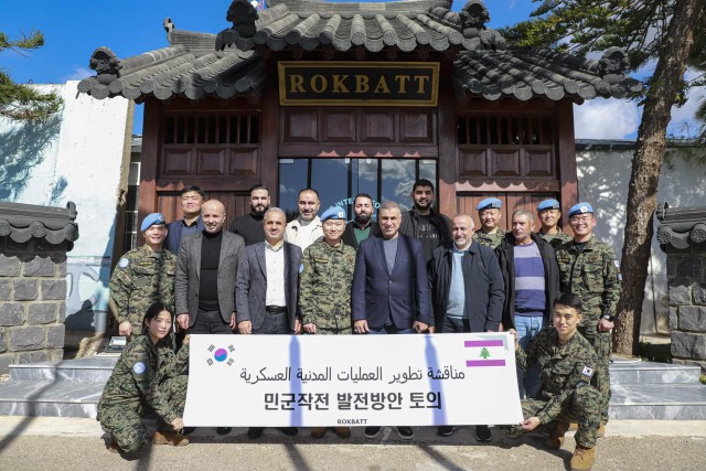 الكتيبة الكورية تعيد إزاحة الستار عن نصب “الطريق الكوري” وتعزّز شراكتها مع البلديات الجنوبية