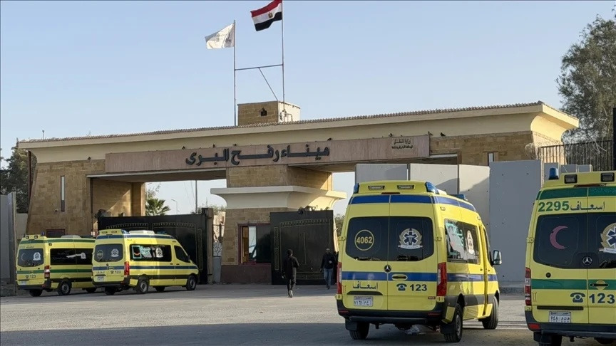 وصول الدفعة الخامسة من العائدين والجرحى الفلسطينيين عبر معبر رفح