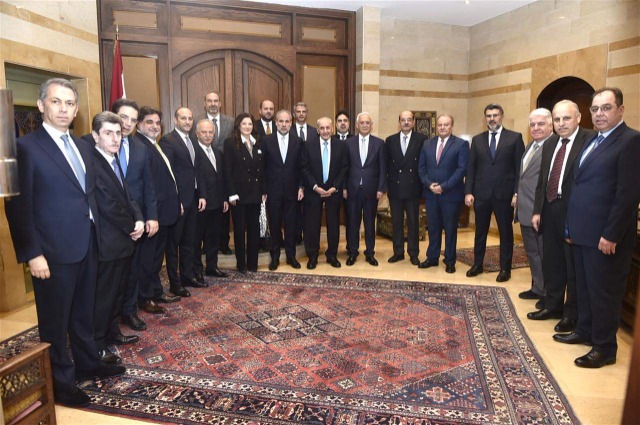 الرئيس بري يؤكد إجراء الانتخابات في 10 ايار ويحذر من بيع الذهب!