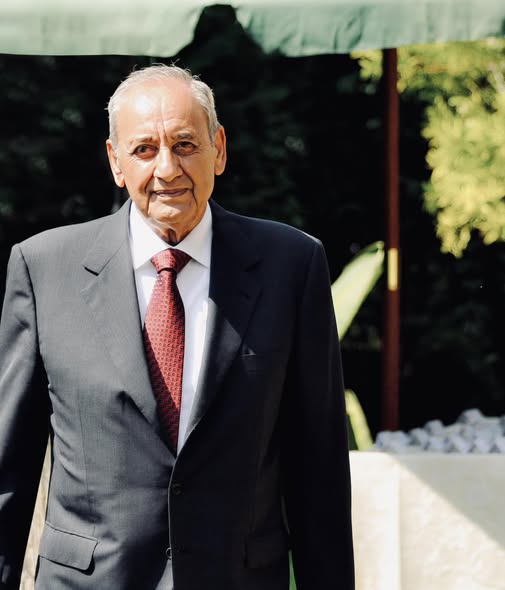 الرئيس بري يفتتح سجل الترشيحات للانتخابات النيابية 2026 ويتقدم بأول طلب عن دائرة صور – الزهراني