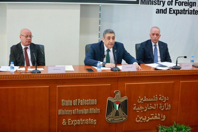 "الخارجية الفلسطينية" تعقد إحاطة سياسية حول الأونروا وقرارات "الكابينت" الإسرائيلي والانتهاكات المستمرة في القدس