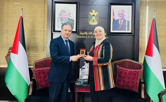 غنام تبحث مع القنصل الإسباني آخر المستجدات المتعلقة بعدوان الاحتلال على الشعب الفلسطيني