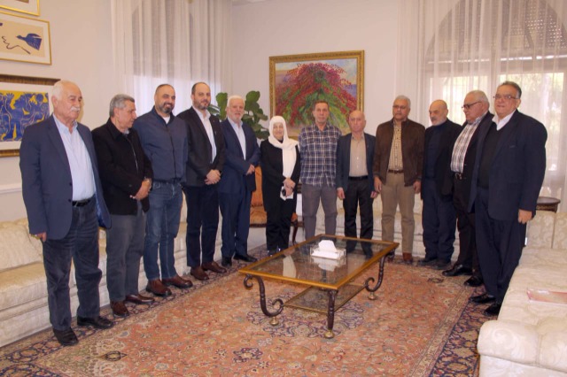وفد من فصائل منظمة التحرير  برئاسة أبو العردات يهنئ بهية الحريري بتعيينها نائباً لرئيس تيار المستقبل