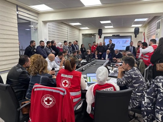 الرئيس سلام من الجنوب: الحكومة تبذل جهدها لتأمين المستلزمات الضرورية للنازحين